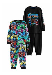 Zweiteiliges Schlafanzug-Set mit einem schwarzen Langarmoberteil mit dem Text "GAMER" und einer mehrfarbigen Pyjamahose mit einem Muster aus Spielcontrollern.