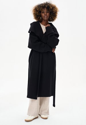 OSHI - Klasyczny płaszcz