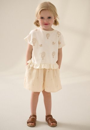 REGULAR FIT - SHORT SLEEVE FRILL SET - Shorts - cream flower embroidery