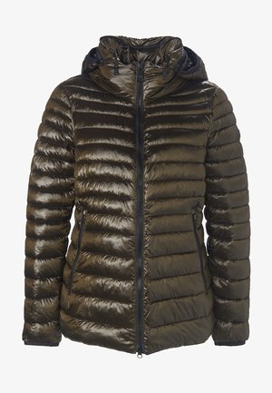 Pufferjakke i mørk olivengrøn, med quiltet tekstur, slim fit og høj krave. Inkluderer en frontlynlås og to sidelommer.