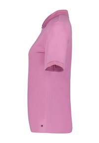 Rosa Polohemd mit kurzen Ärmeln, einem Reißverschlusskragen, aus glattem Stoff. Mit einem kleinen Logo nah am Kragen und einem abgerundeten Saum.
