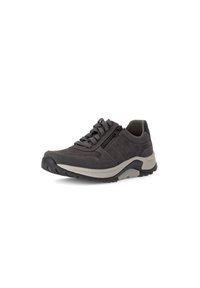 Donkergrijze sneaker van suède en netmateriaal. Heeft een dikke witte middenzool en gestructureerde rubberen buitenzool. Inclusief veters en ritssluiting.
