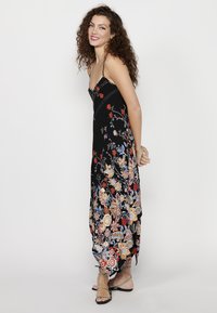 Koroshi Maxikleid - black