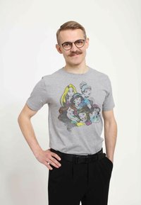 Henry Tiger DISNEY PRINCESSES PRINCESS CHILLIN UNISEX - T-shirt z nadrukiem