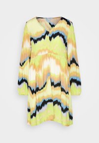 Vestido de manga larga con escote en V, confeccionado en una tela ligera con un patrón ondulado en colores amarillo, negro, azul y naranja.