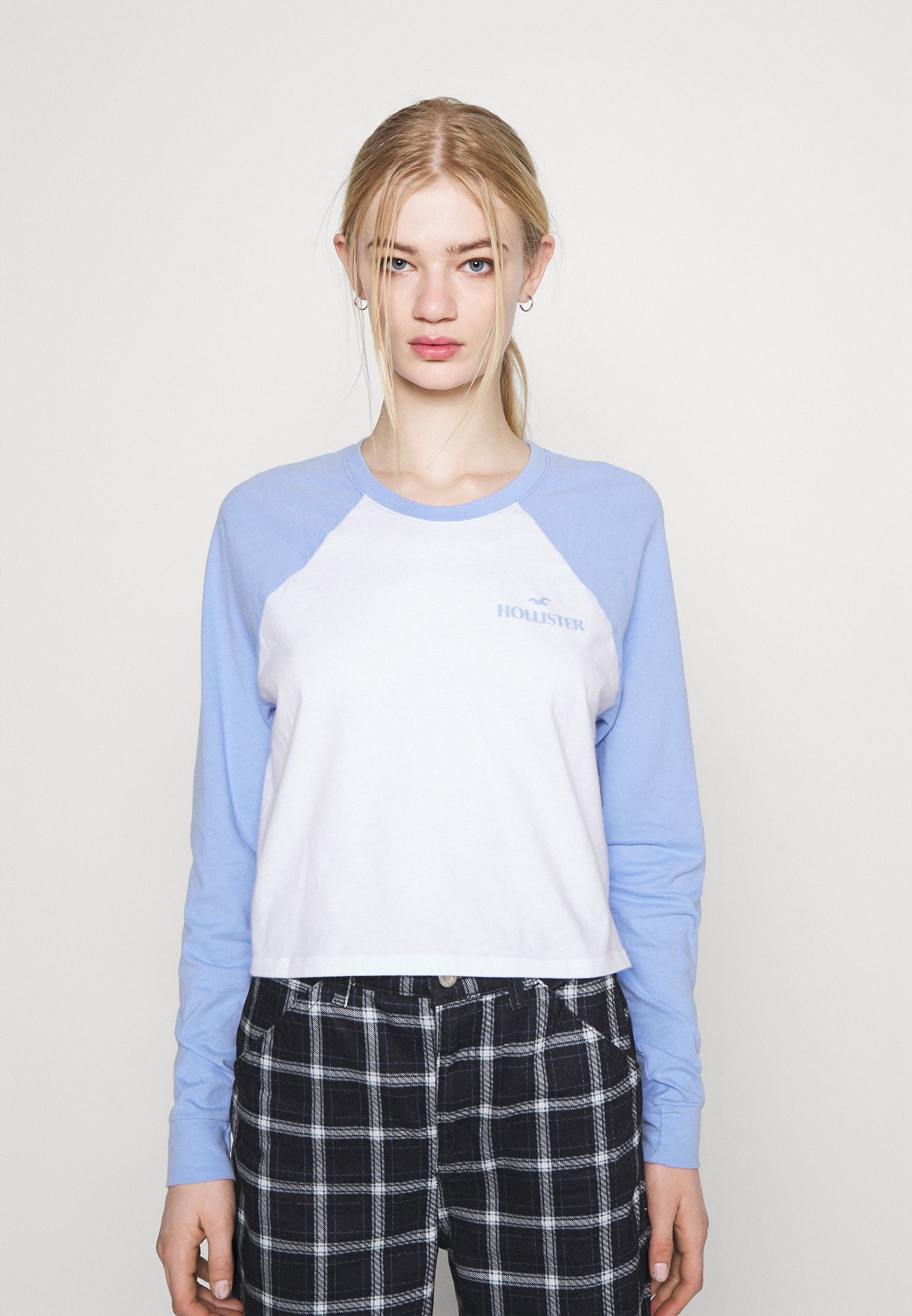 Hollister long sleeve sweater Clearance