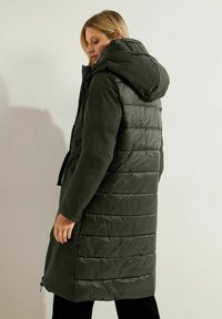 Cecil SPORTIVER MIT KAPUZE - Parka - grün