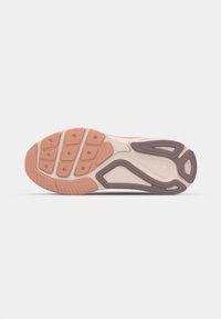 Nike Performance STRUCTURE 26 - Tenisice za cestovno trčanje - particle pink/taupe grey/rose gold/silt red/pale ivory