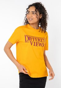 T-shirt model 208730 Sublevel