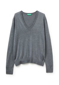 Grauer V-Ausschnitt-Pullover aus weichem Strickmaterial, mit langen Ärmeln und einer lässigen Passform sowie gerippten Bündchen und Saum.