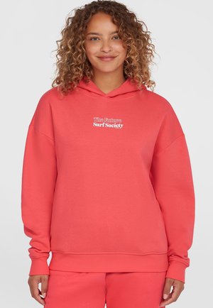 Koralen hoodie z ohlapnim krojem, ki ima sprednji žep in bel napis "Družba surfanja prihodnosti" na prsih. Mehka tekstura, rebrasti manšeti.