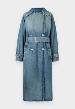 Denim trenchcoat in lichtblauw. Beschikt over een kraag, dubbele rij knopen, een ceintuurlijf en knoopmanchetten met gedetailleerde stiksel.