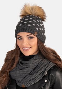 Unselected, dark grey