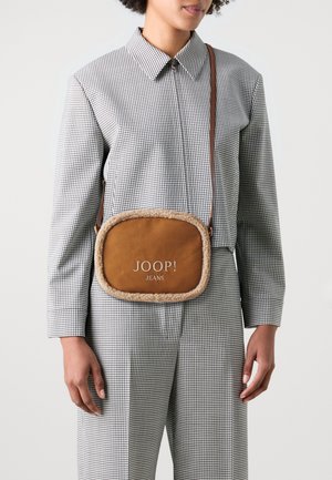 COLLO CLOE SHOULDERBAG  - Cross body bag - cognac