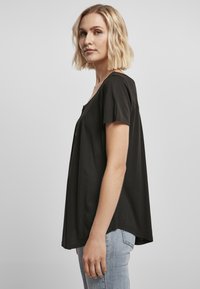 Urban Classics Triko s potiskem - black