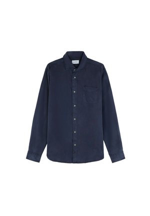Camisa de manga larga azul marino, hecha de una tela suave, con un frente abotonado, un bolsillo en el pecho y puños abotonados.