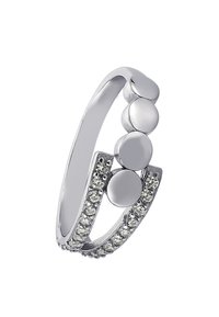 Bague en argent avec un anneau lisse orné de trois accents circulaires polis et d'une rangée de strass le long d'un côté.