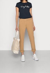 Tommy Hilfiger Chino kalhoty - beige