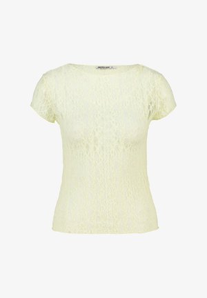 Helles gelbes Spitzenbluse mit kurzen Ärmeln, floralem Muster und rundem Ausschnitt, figurbetonter Silhouette.