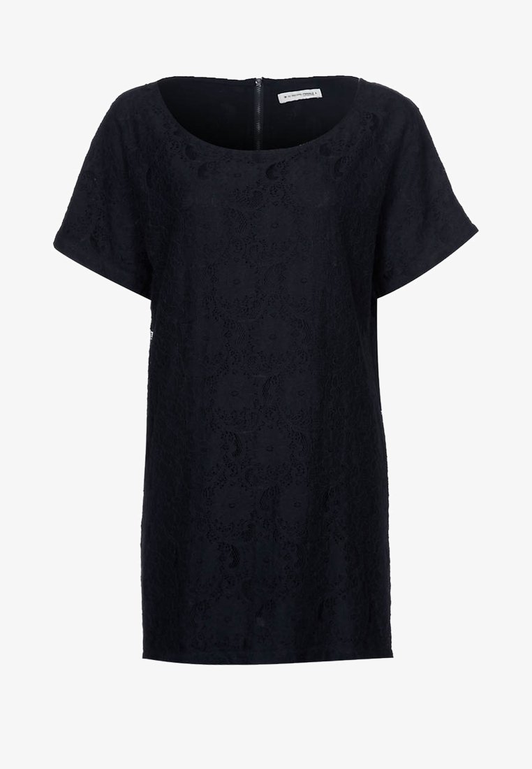 Černé šaty s krátkým rukávem, zdobené květinovým krajkovým vzorem, s kulatým výstřihem a jemným zipem na zádech. Hladká textilie.