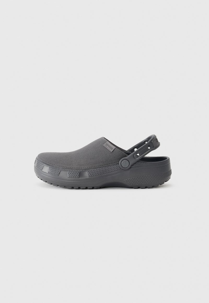 Crocs - CLASSIC CRAFTED UNISEX - Saboţi - black sand, Extindeți