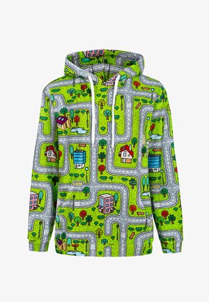 Hoodie s vibrantnom zelenom pozadinom koja prikazuje dizajn ceste, uključujući ilustracije kuća, drveća i puteva.