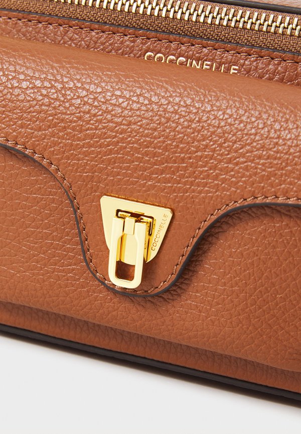 BEAT GENERATIO - Wash bag - cognac3