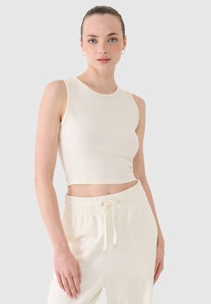 4F, CROP, mleczny