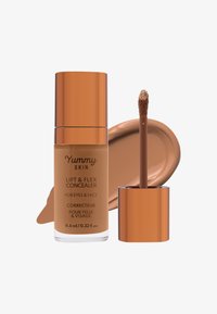 Lift & Flex Concealer i en frostet glassflaske med et oransje metalllokk. Inkluderer en applikator med vri-aktig spiss og en fargeprøve av produktet i en middels brun nyanse.