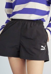 Puma CLASSICS LINE - Shorts - black