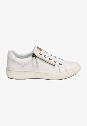 Witte leren sneaker met ronde neus, vetersluiting aan de voorkant, zijrits en een getextureerde rubberen zool. Bevat een subtiele tan accent op de tong.