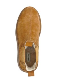 Hnědé semišové kotníkové boty s kulatou špičkou, síťovými bočními panely a texturovanou gumovou podrážkou; mají poutko na patě pro snadné obouvání.