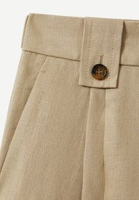 Reiss LEILA FRONT PLEAT - Hlače - light khaki