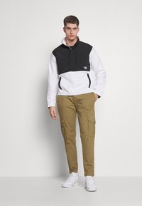 Urban Classics TAPERED PANTS - Cargobukse - summerolive
