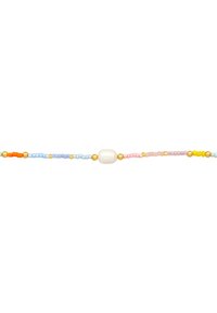 Farverig perlekæde med pastelfarvede perler i gul, pink, blå og orange, med guld accenter og en central hvid perle.