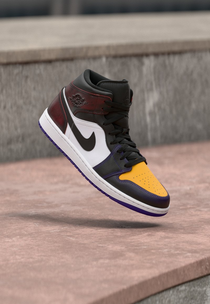 Jordan AIR JORDAN 1 MID SE - Sneaker high - true red/black/white/court ...
