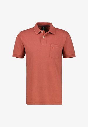Kurzarm-Polohemd in rostorange aus strukturiertem Stoff. Mit Kragen, 3-Knopf-Leiste und einer Tasche auf der linken Brust.