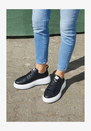 Sneakers laag - black