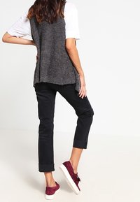 VILA Kofta - mottled dark grey