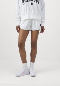 Nike Performance HERITAGE - Spordišortsid - white