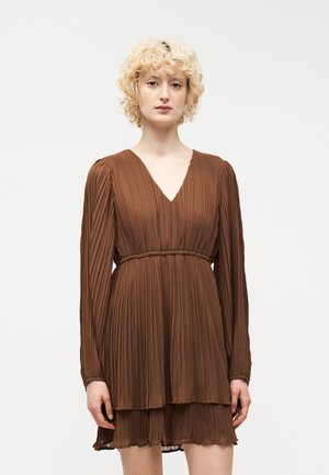 Vero Moda VMDORA V NECK DRESS - Φόρεμα ημέρας - cocoa brown