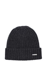 Ciemnoszara dziana czapka beanie o prążkowanej teksturze z podwiniętym brzegiem. Posiada małą prostokątną metkę z przodu z nazwą marki.