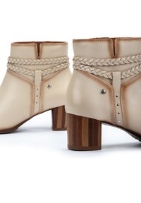 Pikolinos CALAFAT  - Botines bajos - marfil