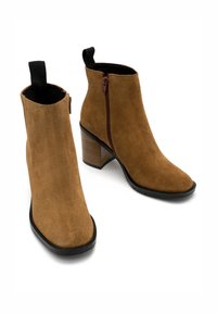 RYŁKO Ankle boot