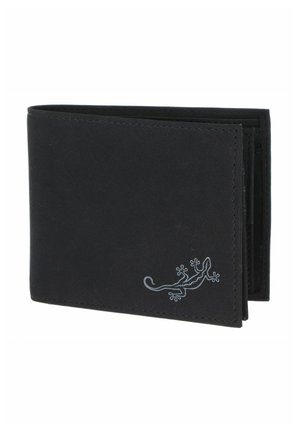 Portefeuille noir bifold avec un logo discret de lézard embossé dans le coin inférieur droit sur un fond blanc uni.