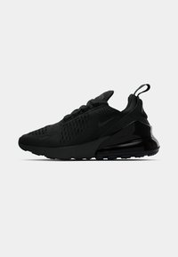 Schwarzer Nike Air Max Sneaker mit einem Mesh-Obermaterial, durch perforierte Details, einer dicken Sohle und einem glänzenden Akzent an der Ferse.