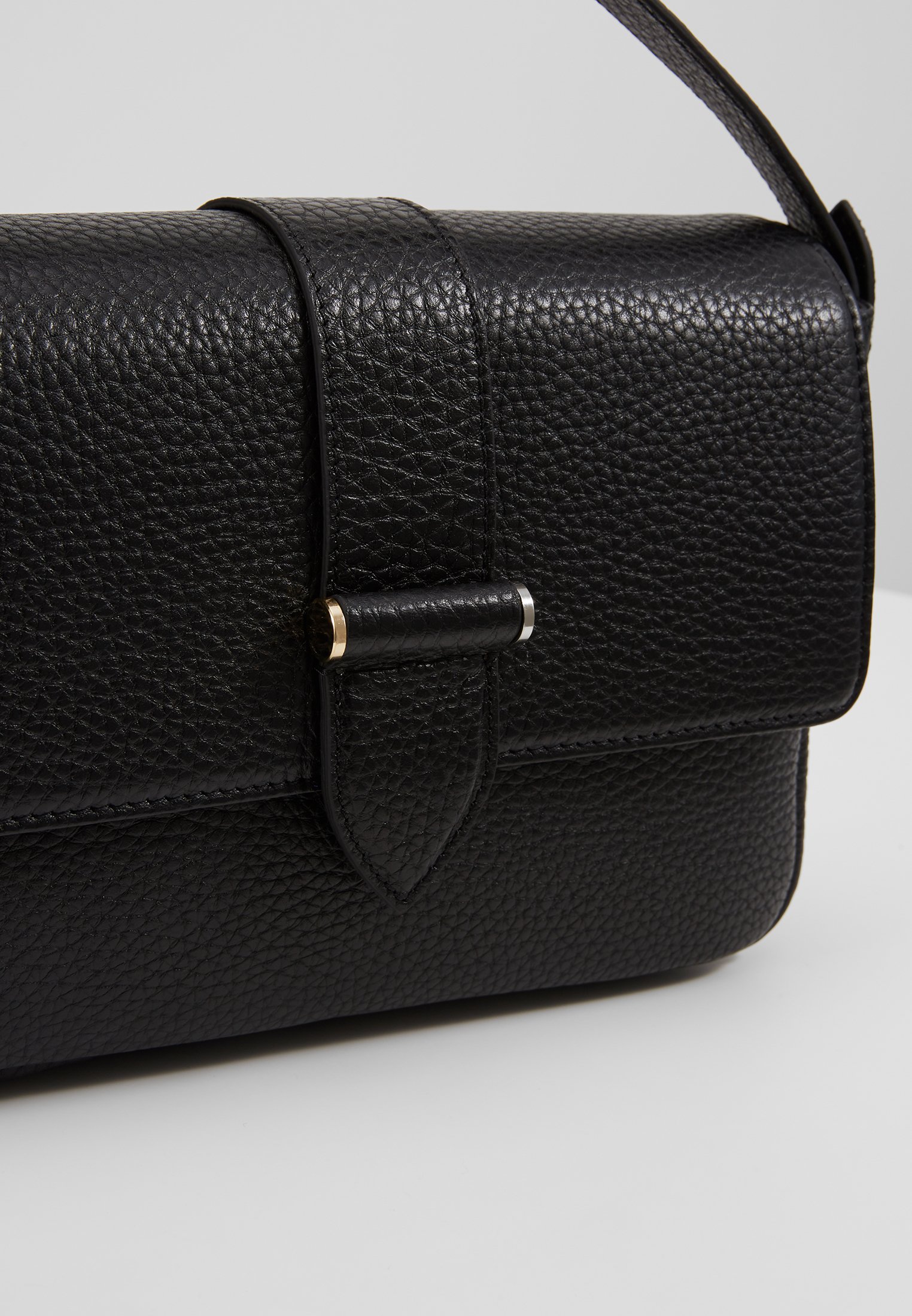 Decadent Copenhagen HALEY HANDBAG Håndveske black Decadent Copenhagen HALEY HANDBAG Håndveske oat Zalando.no