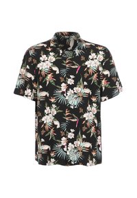 Chemise noire à manches courtes boutonnée avec imprimé floral blanc et bleu clair et feuilles de palmier vertes.