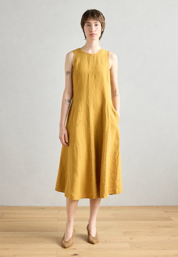 DRESS FEMININE SHAPE MIDI LENGTH CUTLINES - Day dress