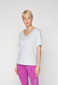 Sweaty Betty - ESSENTIAL V-NECK - T-Shirt basic - salt blue Thumbnail-Bild 1